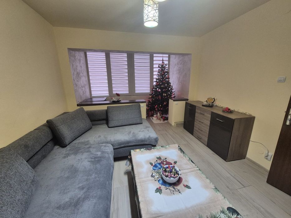 De vânzare apartament cu 3 camere - 1