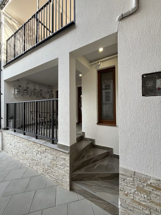 Casa ultracentral avand 5 apartamente - 1