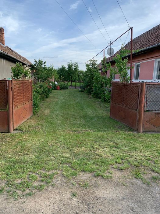 Casa de locuit 92mp in stare foarte buna in Voivodeni, teren generos 900mp aproape de oras - 1