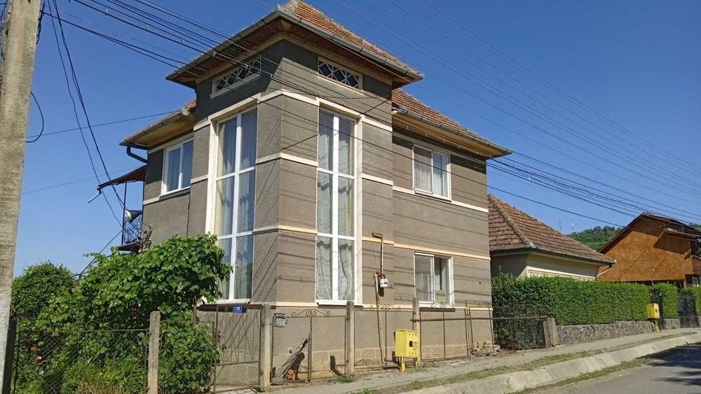 Casa de vanzare in Sarmasu - 1