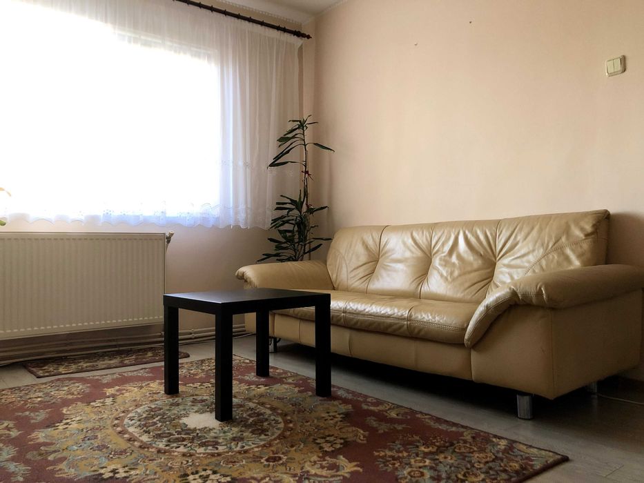 Apartament cu 3 camere, semidecomandat, etajul 2, Dealul Florilor - 1