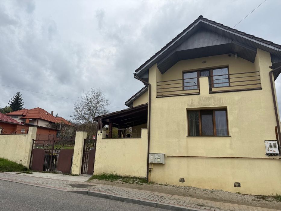 Casă de vanzare . - 1