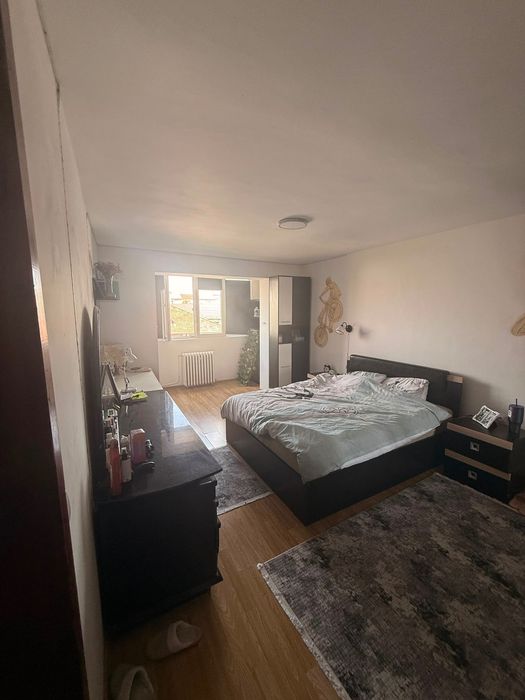 Apartament 4 camere de închiriat Bistrița zona sensul vechi - 1