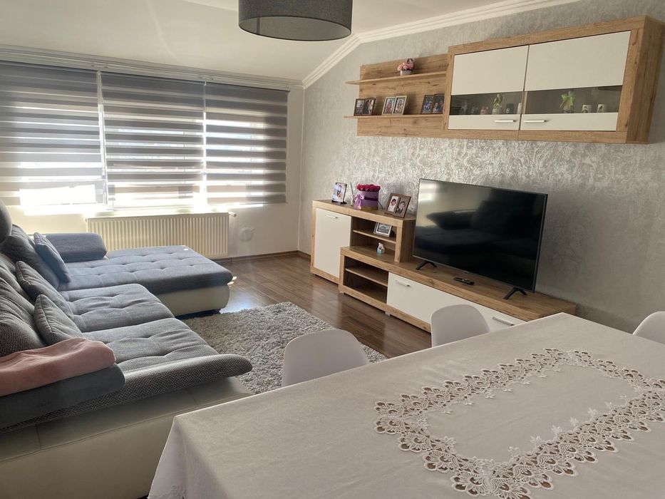 Apartament de vânzare - 1